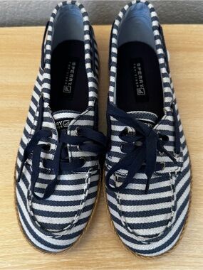 Sperry Navy and White Striped Canvas Boat Shoes Size 4.5